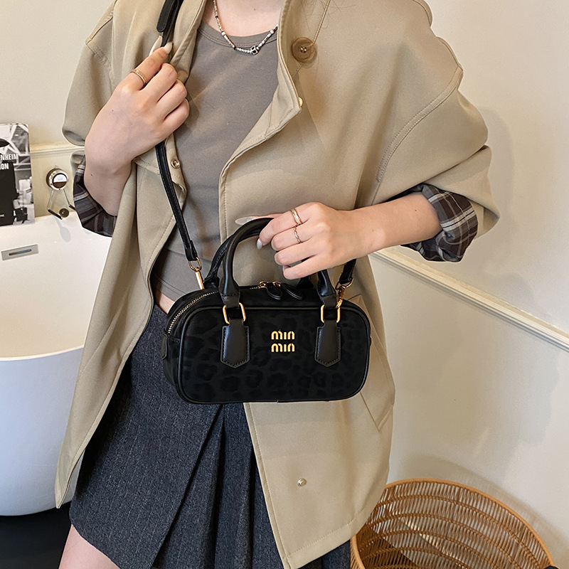 Nieuwe luxe vintage en niche l - Luxury Bags Valentino recensie en prijs